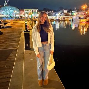 Meet your Posher, Kayla